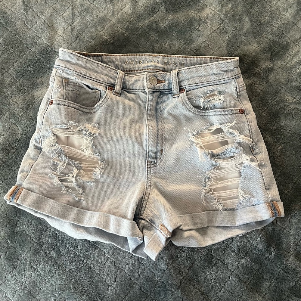 American Eagle Outfitters Womens Light Wash Distressed Denim Shorts Size 6